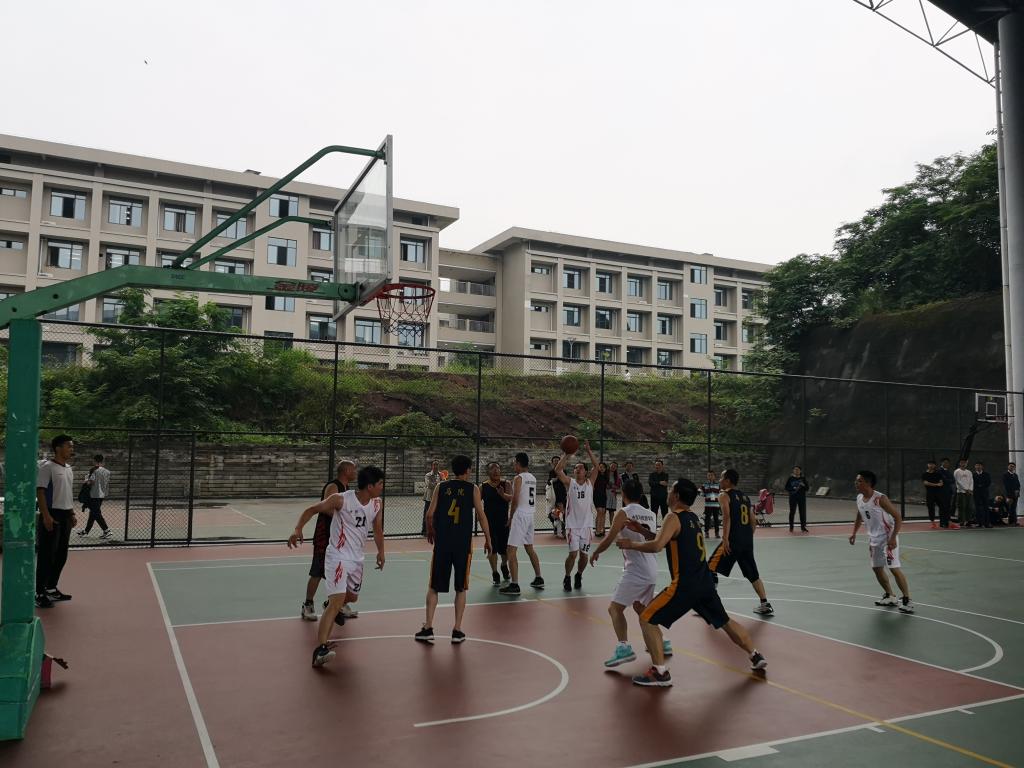 对阵马院队